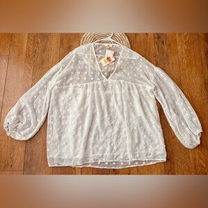NWT Entro White Sheer Swiss Dot Fabric V-Neck Blouse with 3/4 Balloon sleeves
